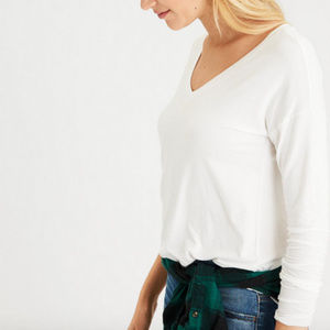 AMERICAN EAGLE Soft & Sexy Long Sleeve V Neck Tee